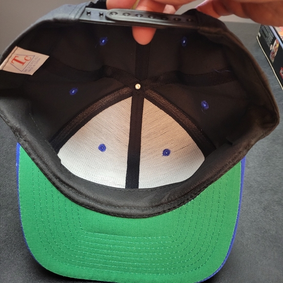 Signed sparkle carwash shirt - Picture 3 of 4